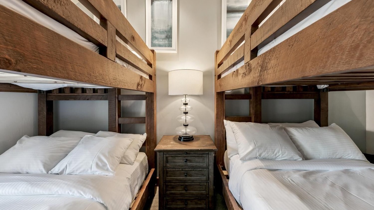 Photo of Bedroom in Lakeside Park