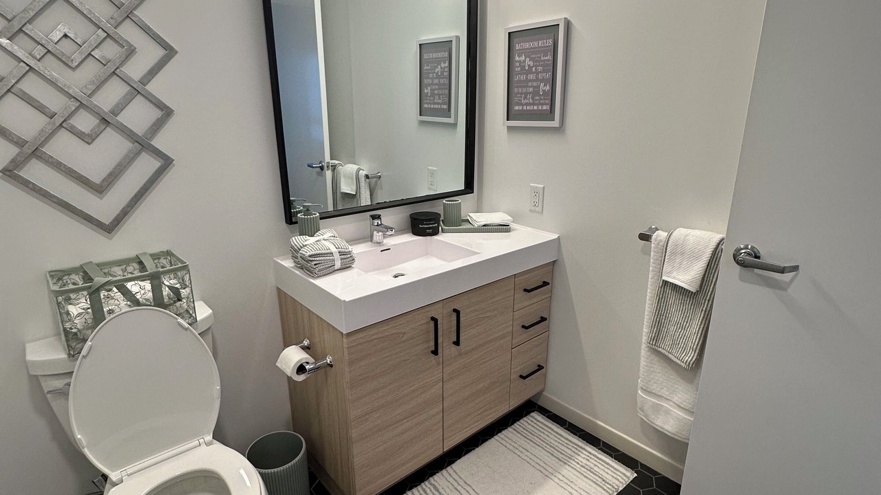 Photo of Bathroom in Tenderloin