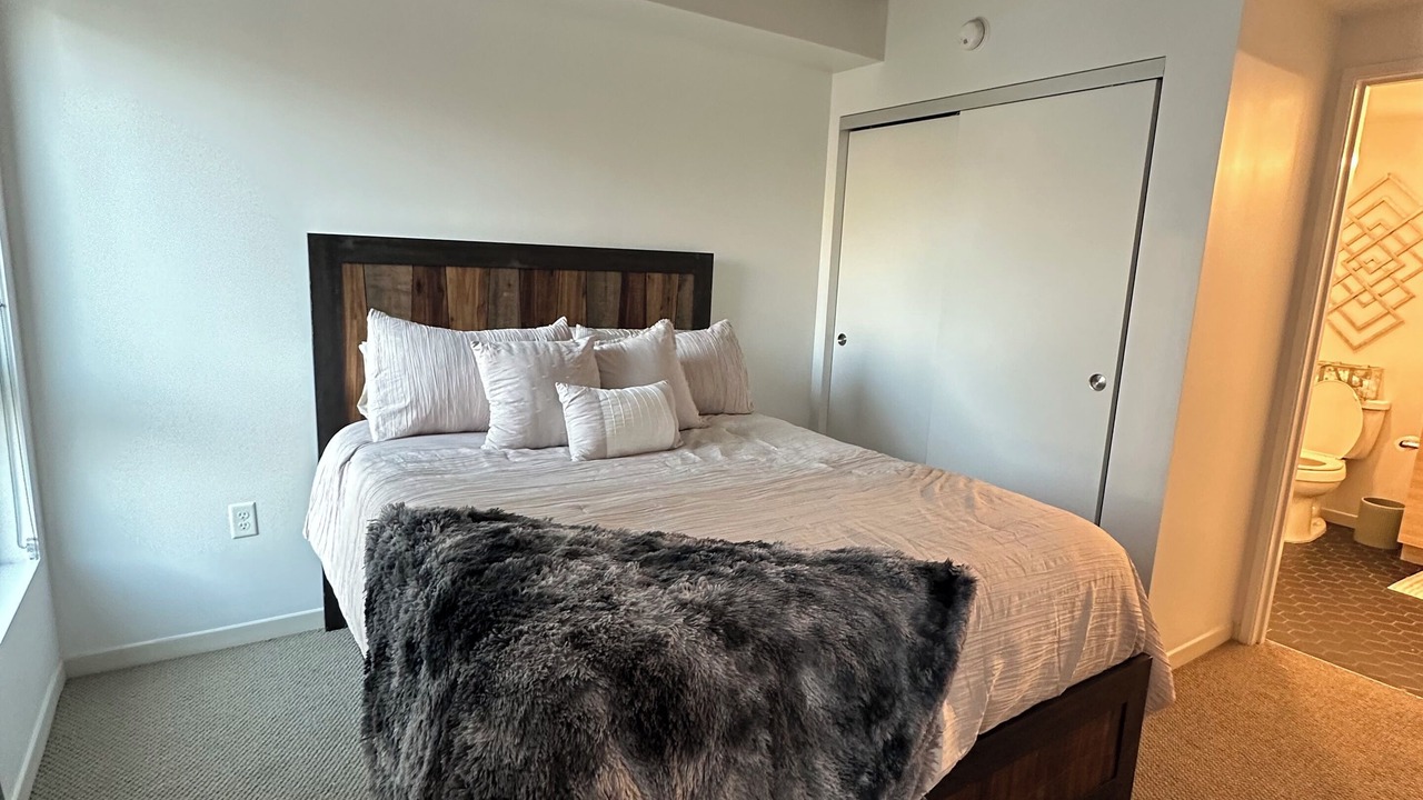 Photo of Bedroom in Tenderloin