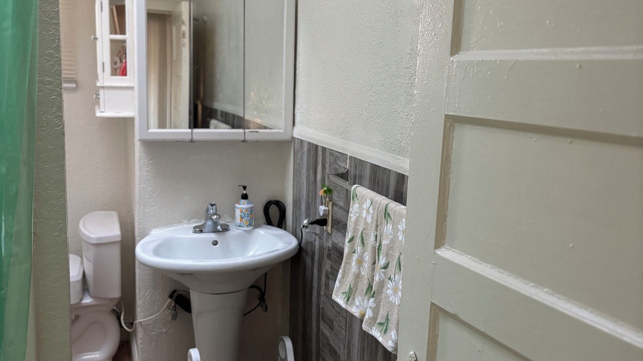 Photo of Bathroom in Ralph Bunche