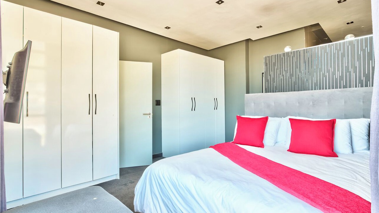 Photo of Bedroom in Observatory