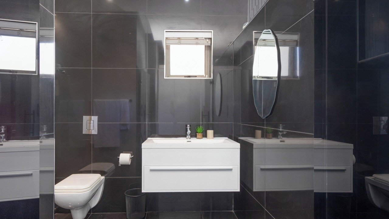 Photo of Bathroom in Observatory