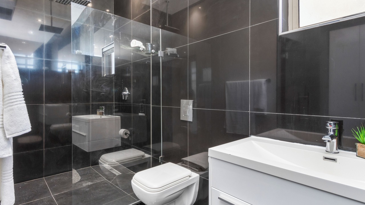 Photo of Bathroom in Observatory