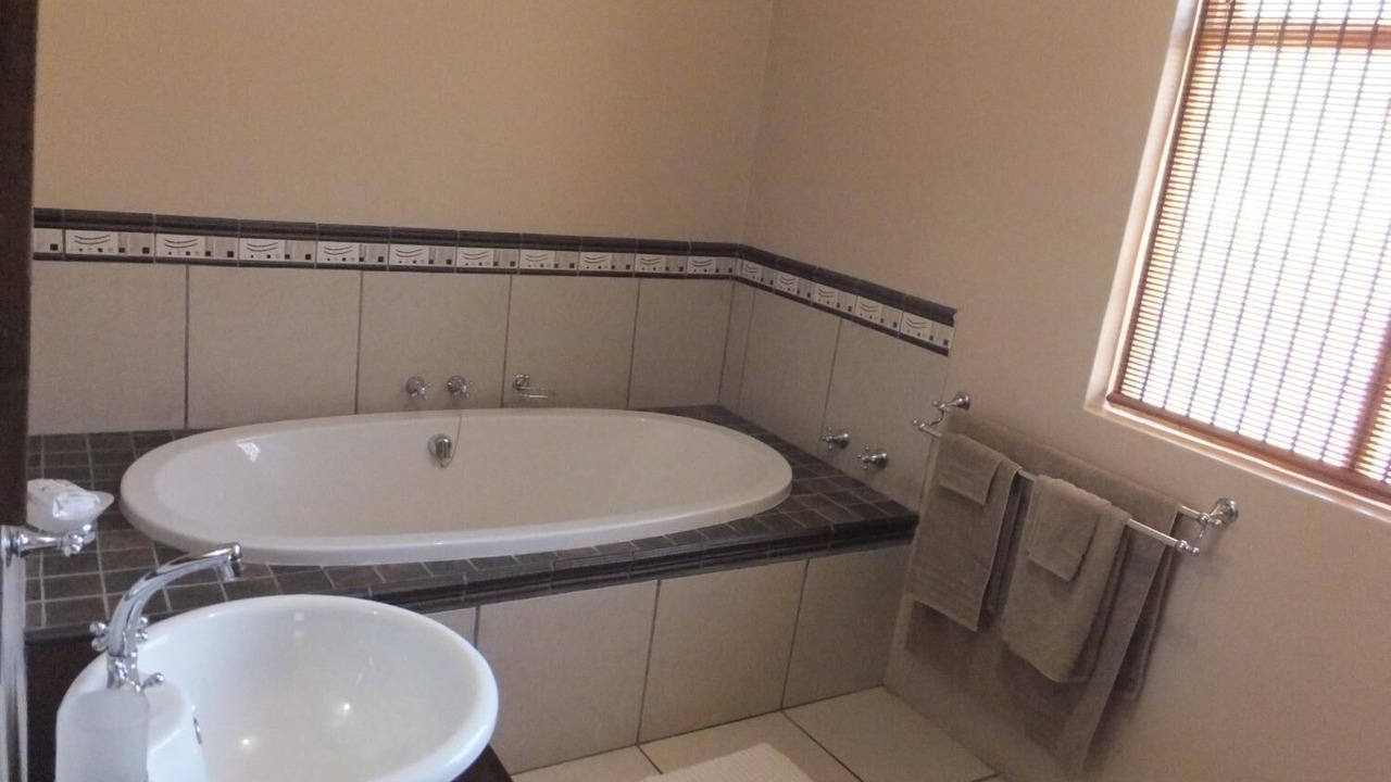 Photo of Bathroom in Barrydale