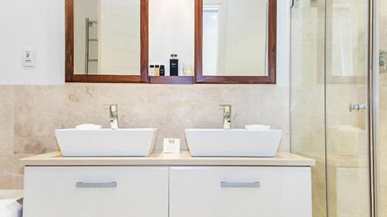 Photo of Bathroom in Hermanus City-Centre