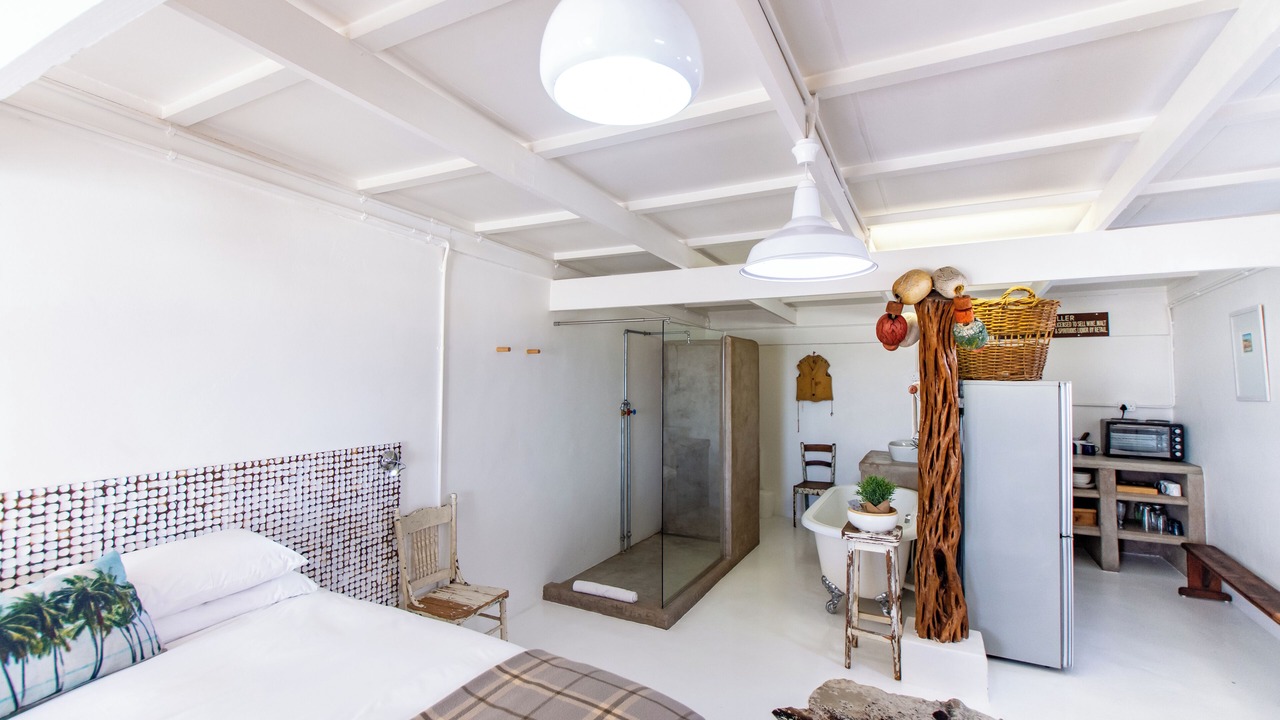 Photo of Others in Paternoster
