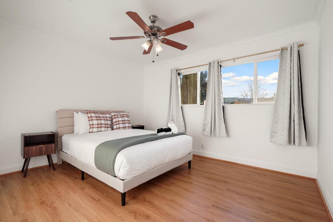 Photo of Bedroom in East San Mateo