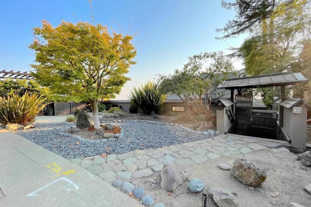 Photo of Others in Claremont Hills