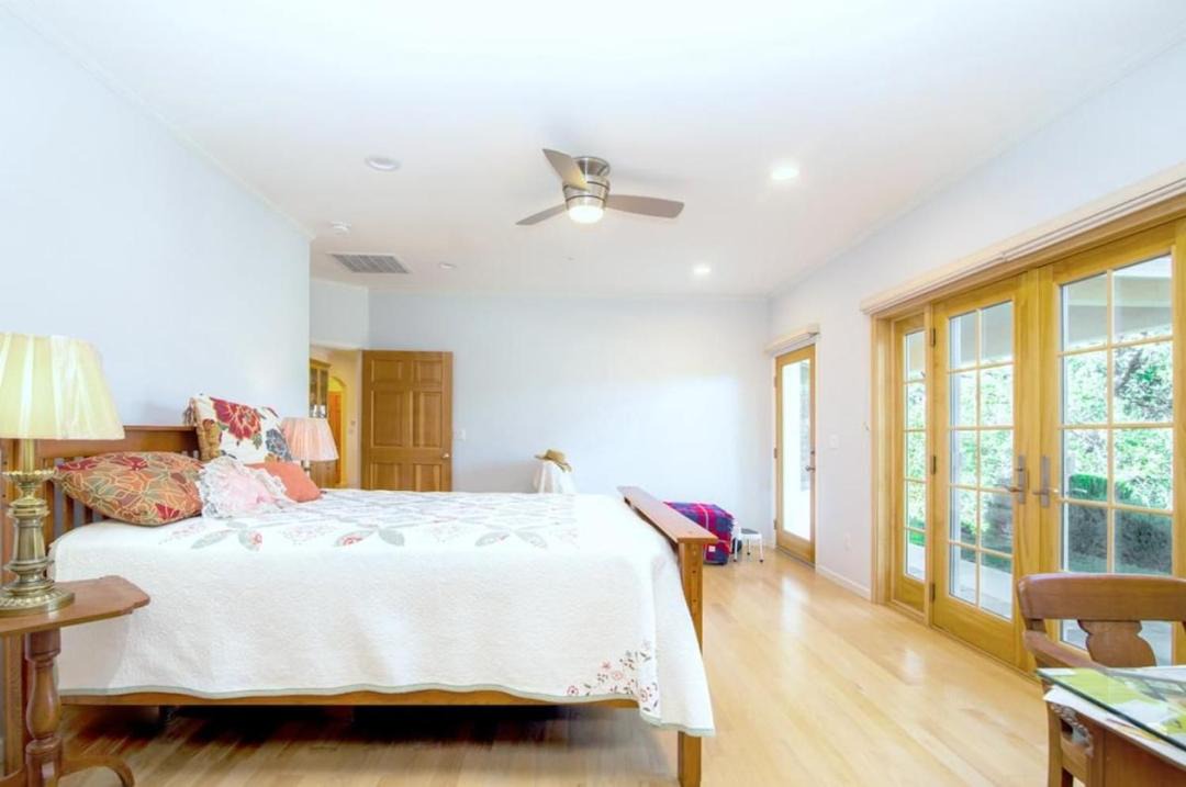 Photo of Bedroom in College City