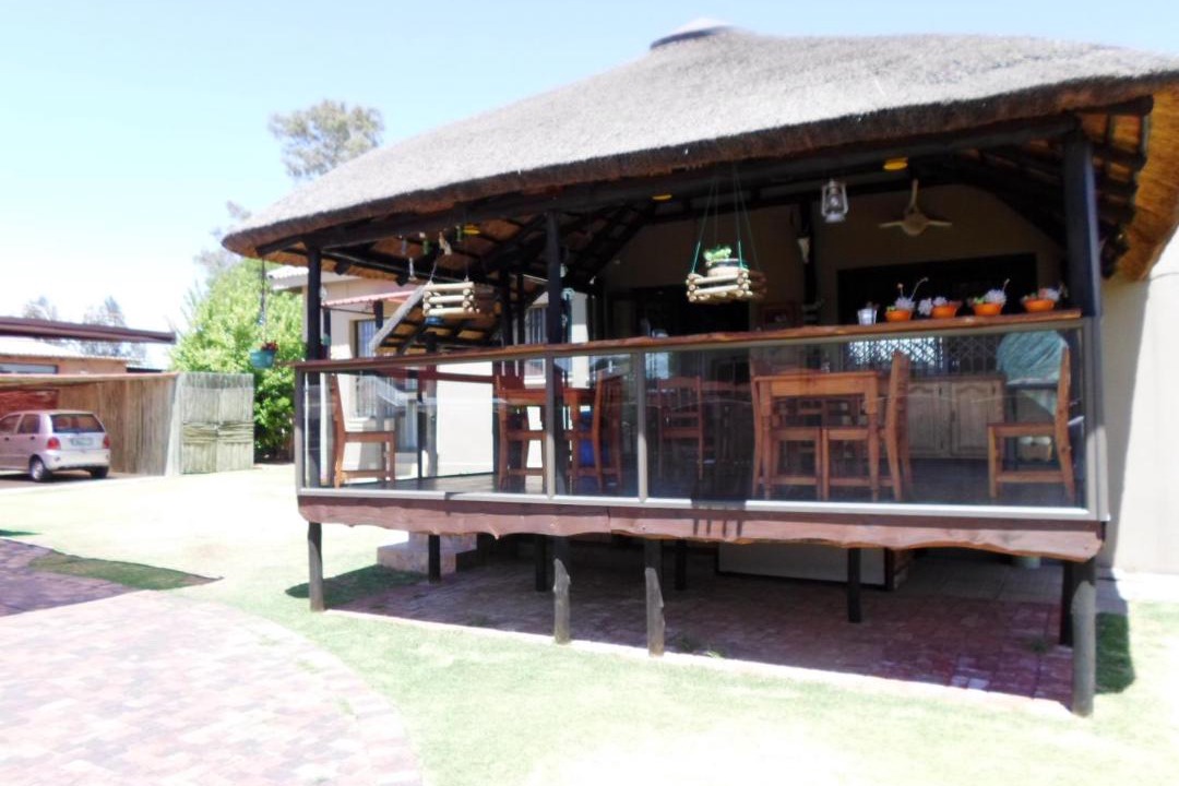Photo of Others in Parys