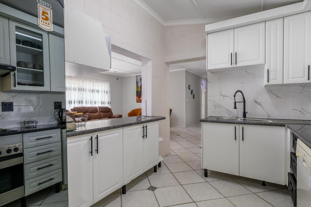 Photo of Kitchen in Margate Beach