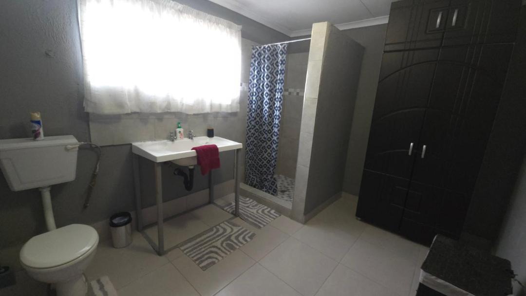Photo of Bathroom in Mamaolo