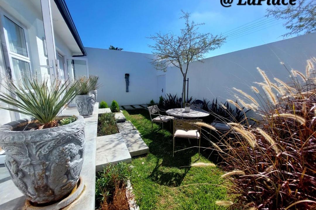 Photo of Patio Balcony in Strand