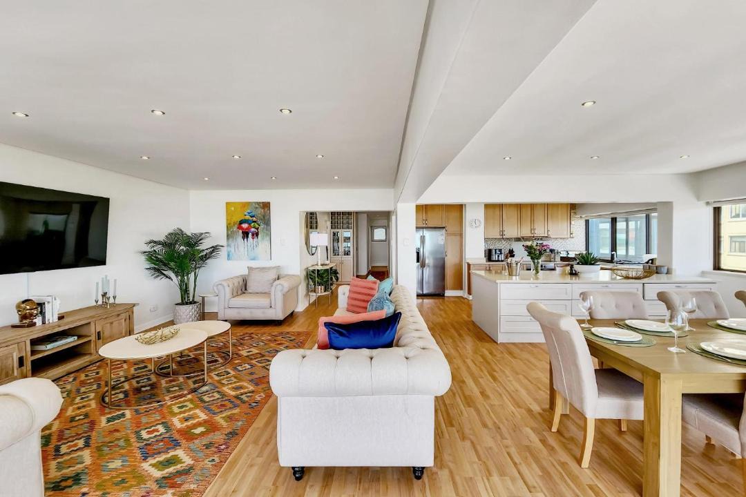 Photo of Livingroom in Three Anchor Bay