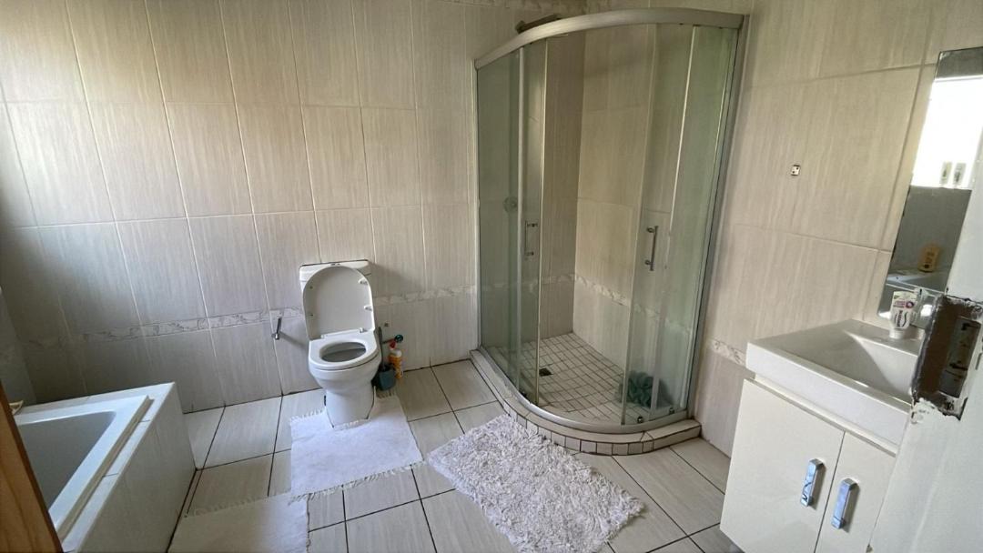 Photo of Bathroom in Emfuleni
