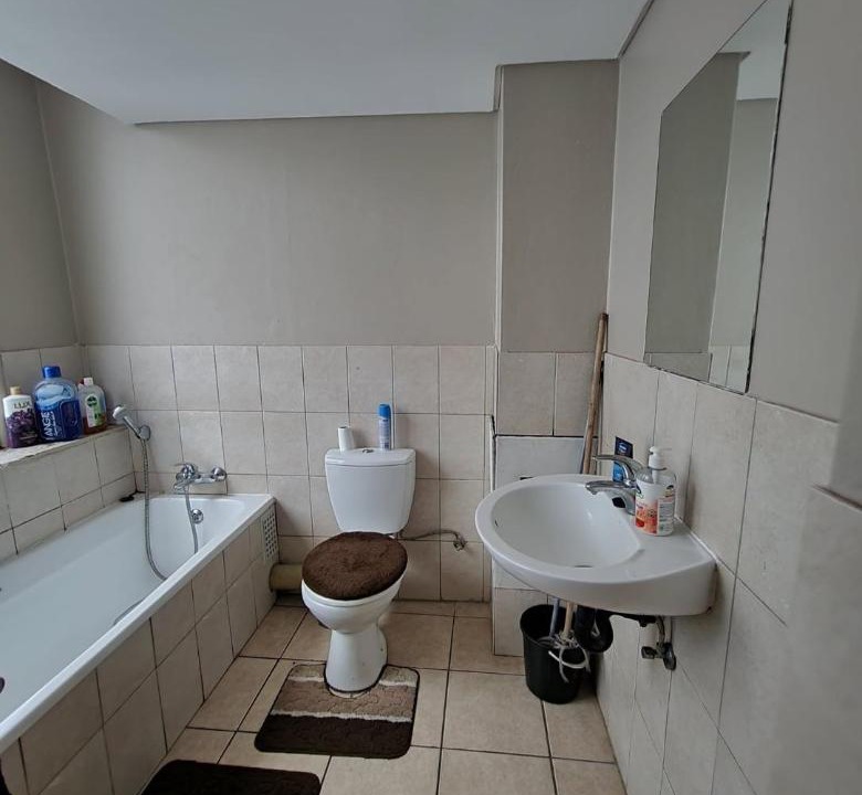 Photo of Bathroom in Braamfontein
