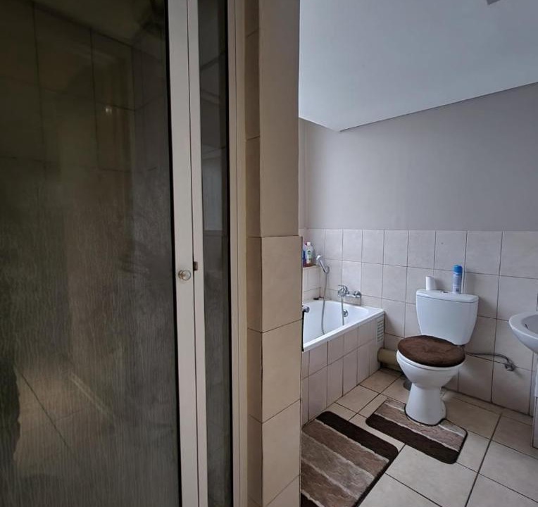 Photo of Bathroom in Braamfontein