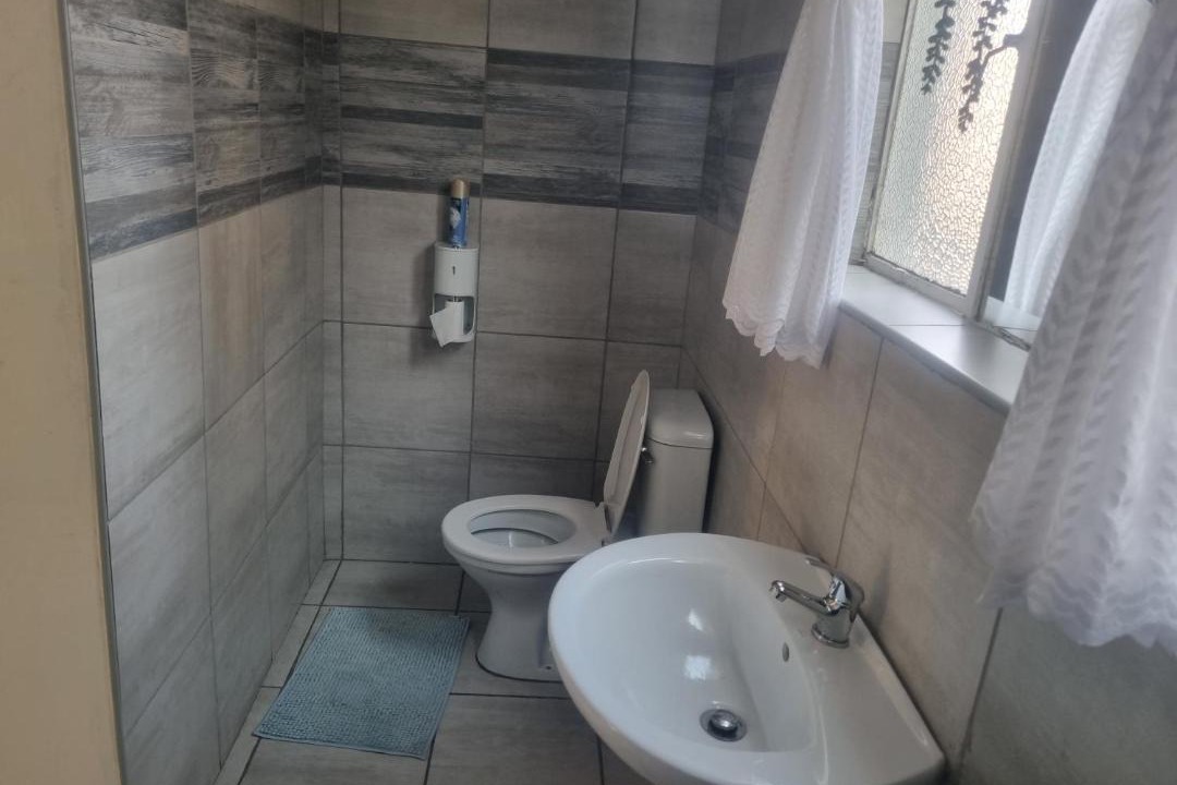 Photo of Bathroom in Aliwal North
