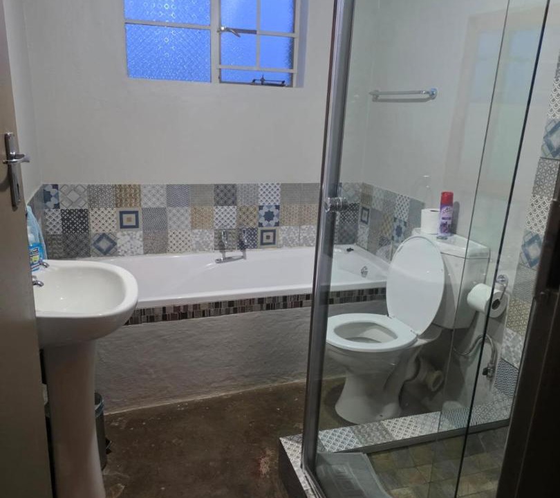 Photo of Bathroom in Emakhazeni