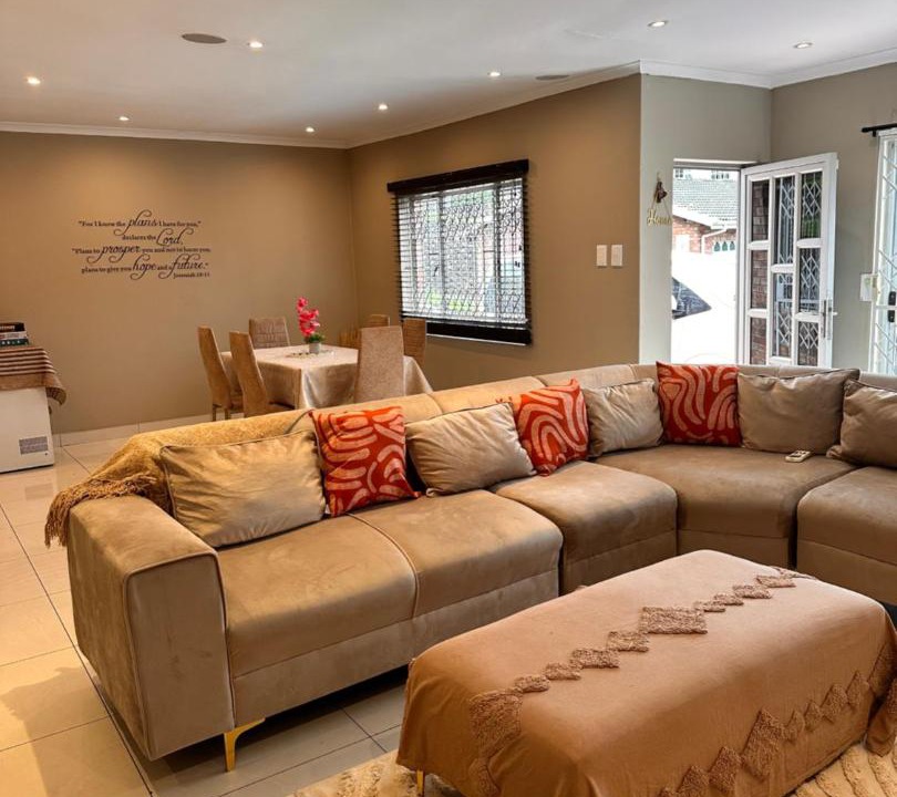 Photo of Livingroom in Ethekwini