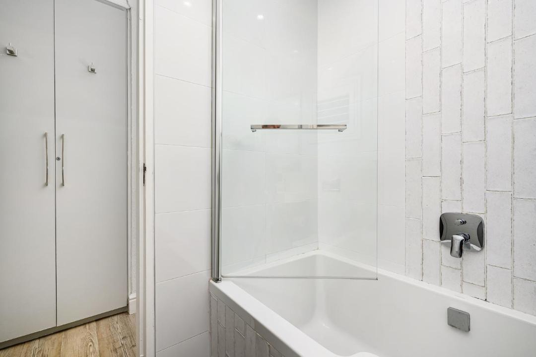 Photo of Bathroom in Pollok Beach