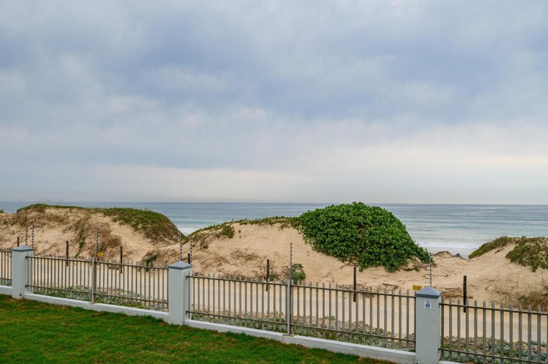 Photo of Others in Pollok Beach