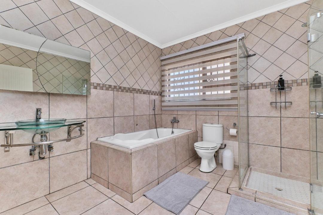 Photo of Bathroom in Greater Johannesburg Metropolitan Area