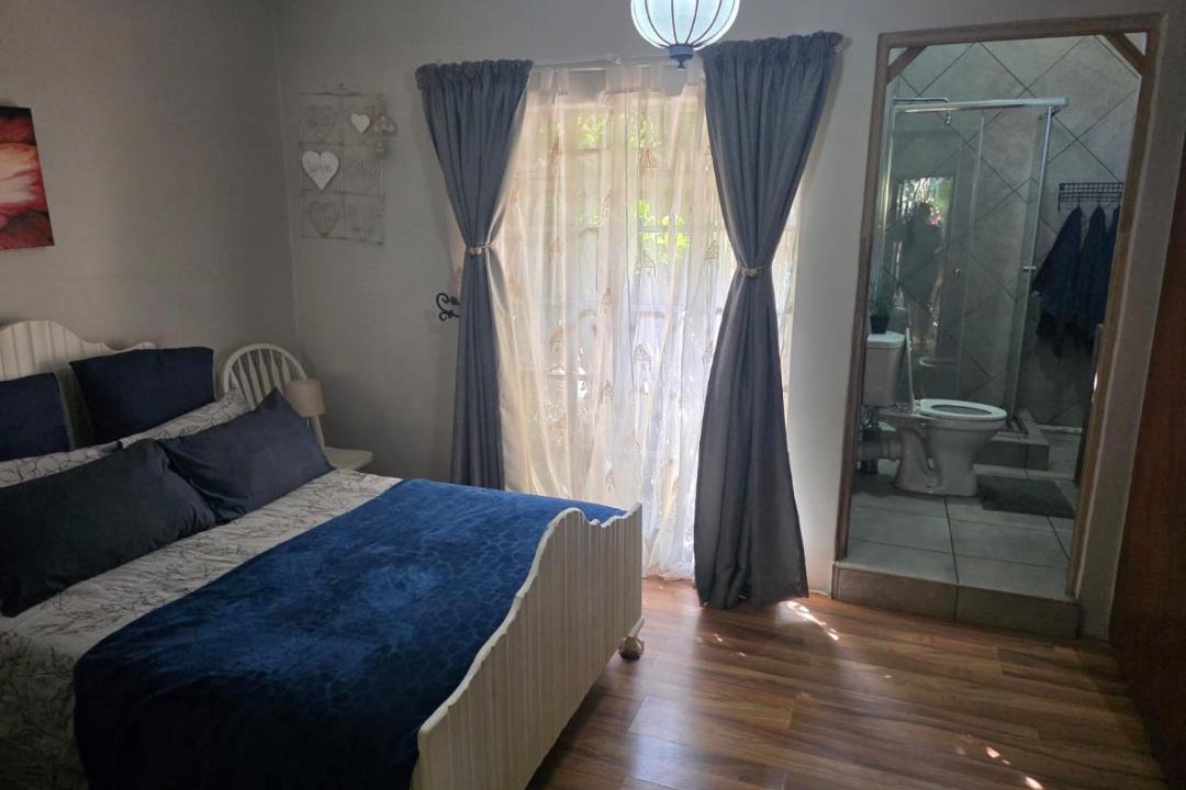 Photo of Bedroom in Faerie Glen