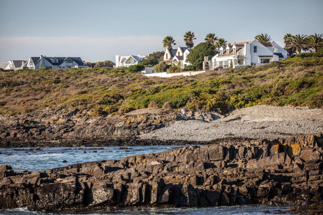 Photo of Others in Grotto Bay