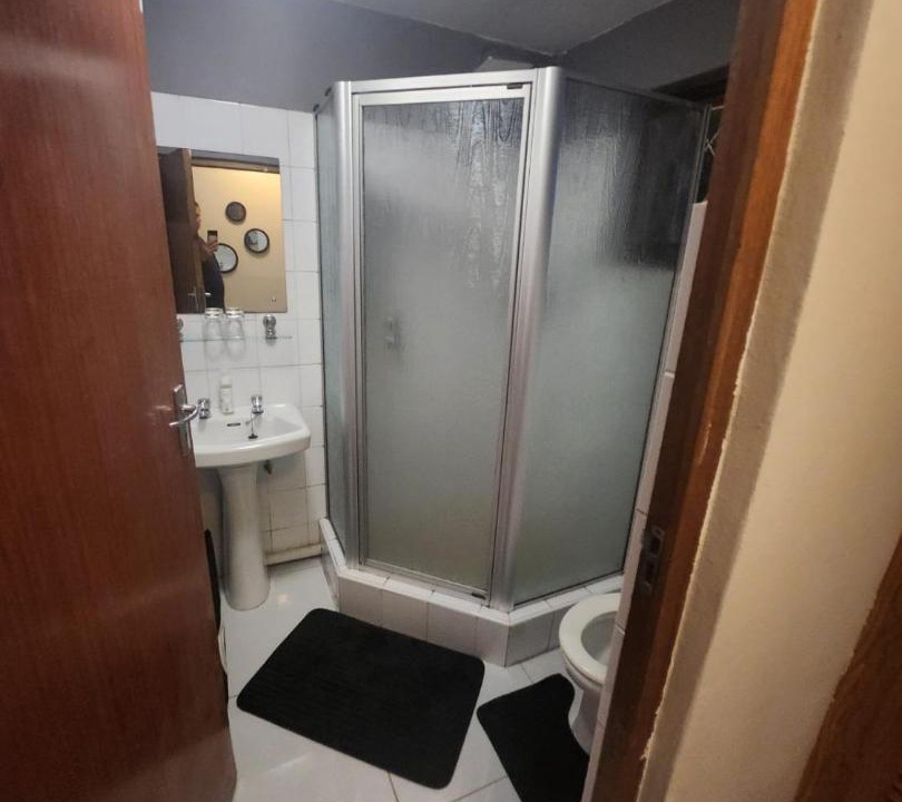 Photo of Bathroom in Trafalgar