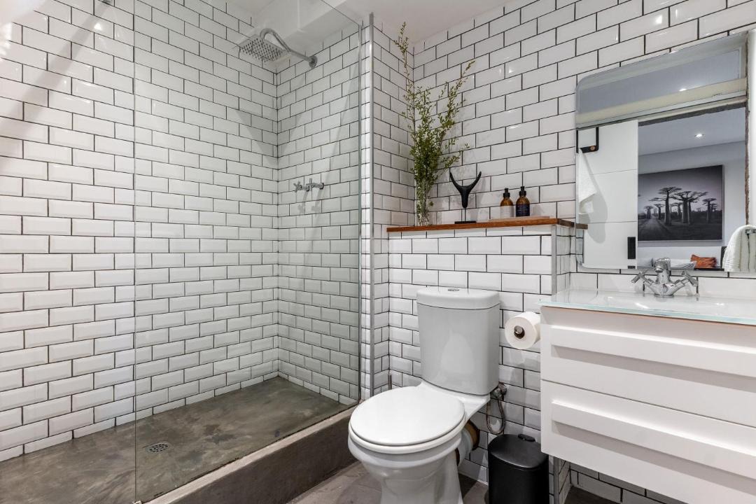 Photo of Bathroom in Three Anchor Bay