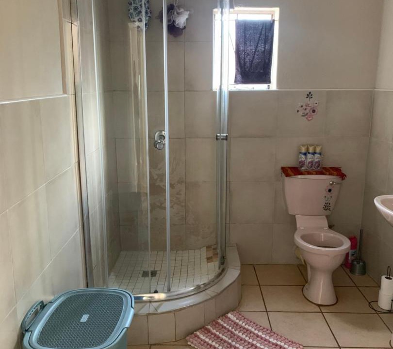 Photo of Bathroom in UPhongolo