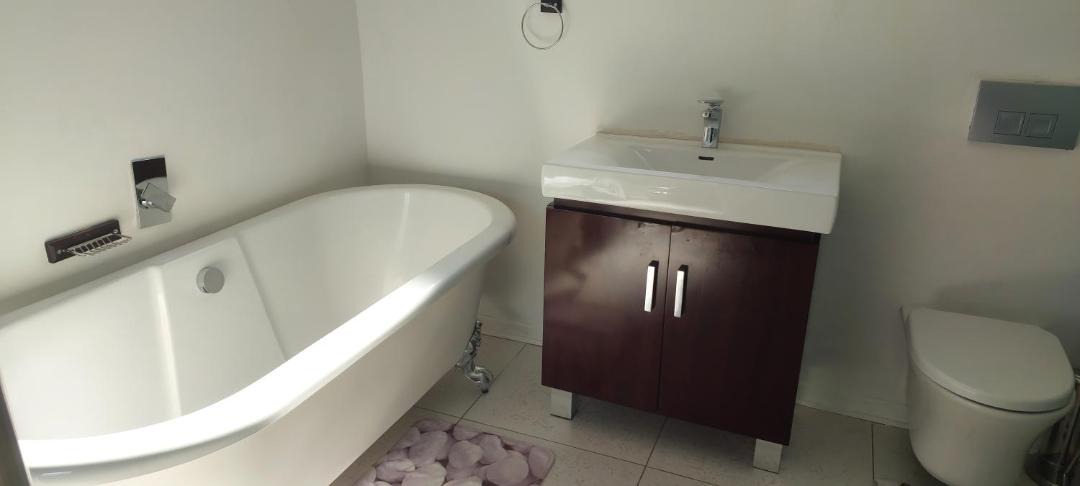 Photo of Bathroom in Universitas