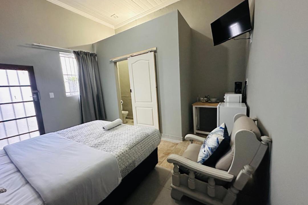 Photo of Bedroom in Quigney Beach