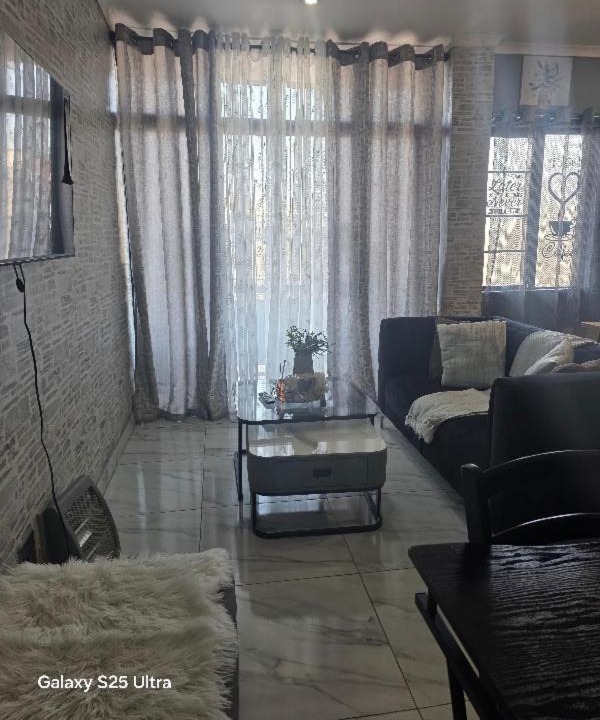 Photo of Livingroom in Parow
