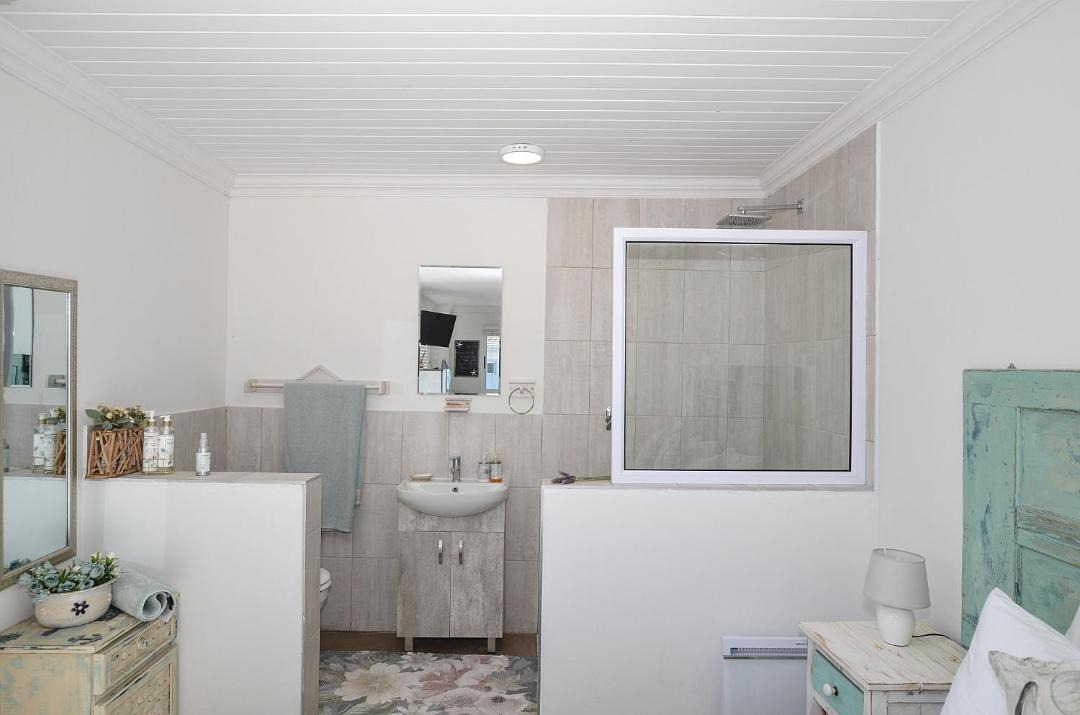 Photo of Bathroom in Yzerfontein