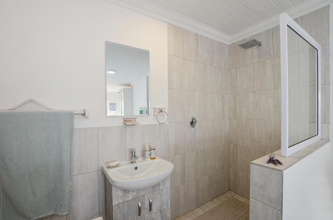 Photo of Bathroom in Yzerfontein