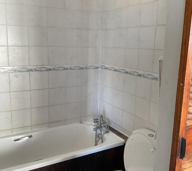 Photo of Bathroom in Amanzimtoti