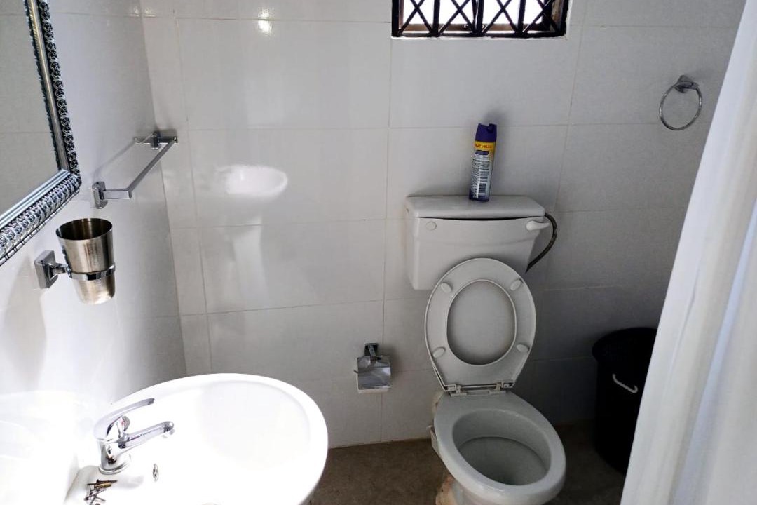 Photo of Bathroom in Estcourt