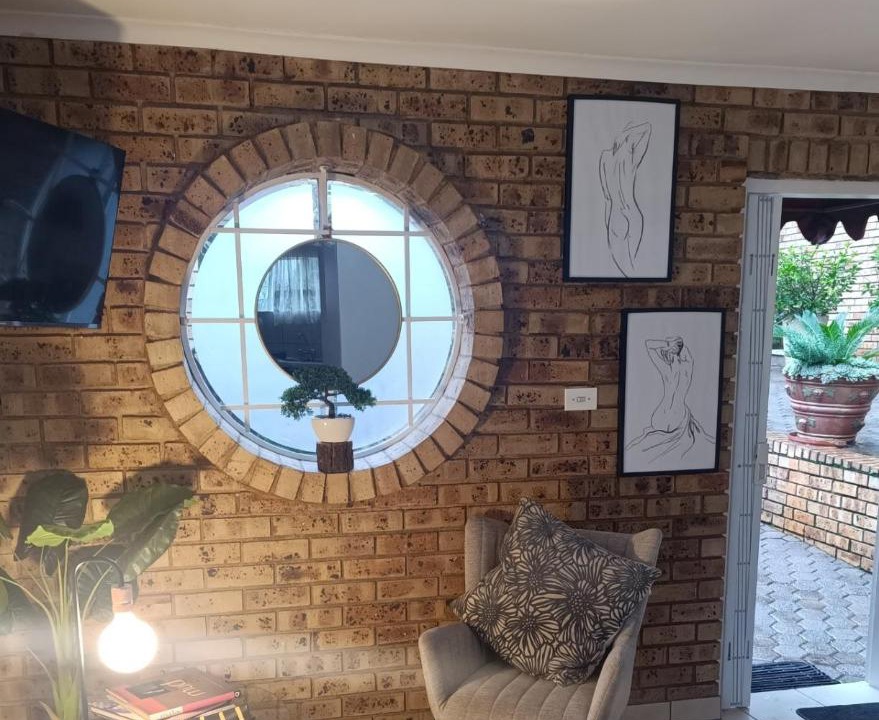 Photo of Livingroom in Greater Johannesburg Metropolitan Area