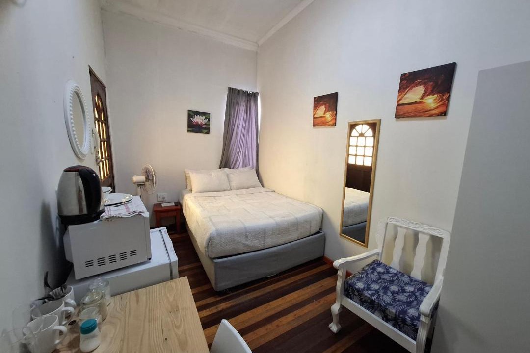 Photo of Bedroom in Quigney Beach