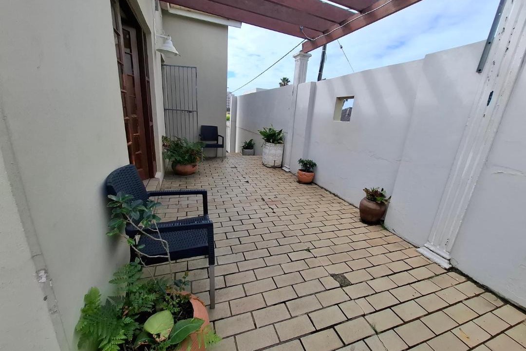 Photo of Patio Balcony in Quigney Beach