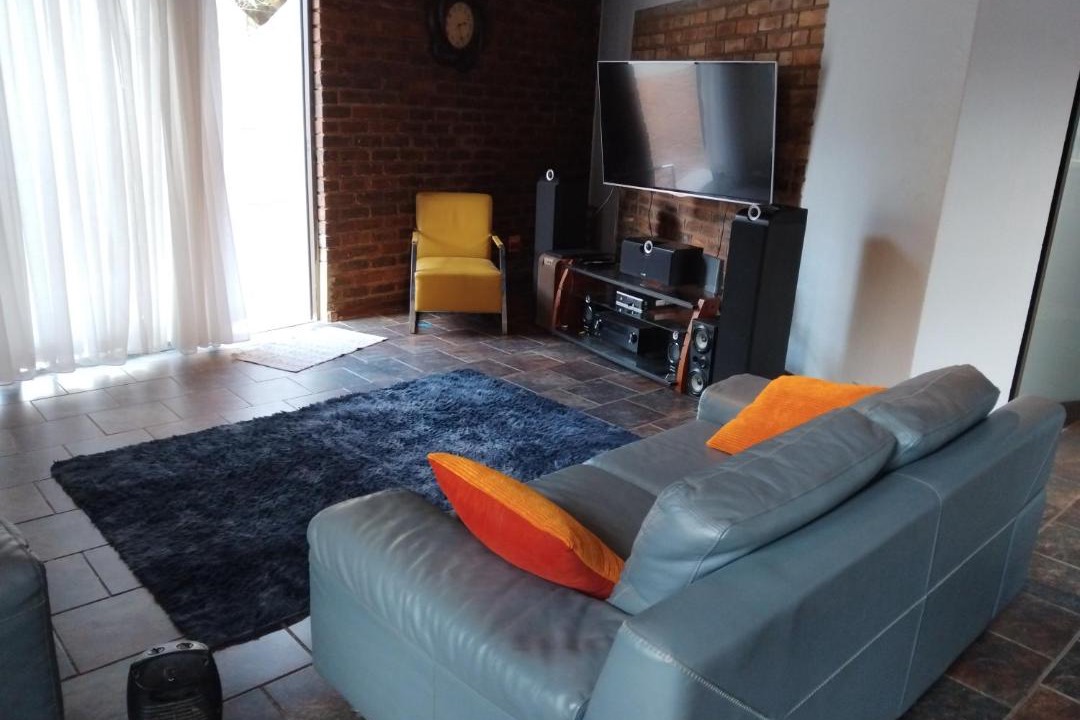 Photo of Livingroom in Alberton