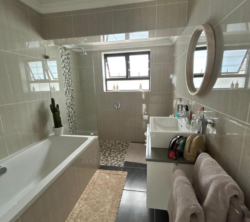 Photo of Bathroom in Lakeside