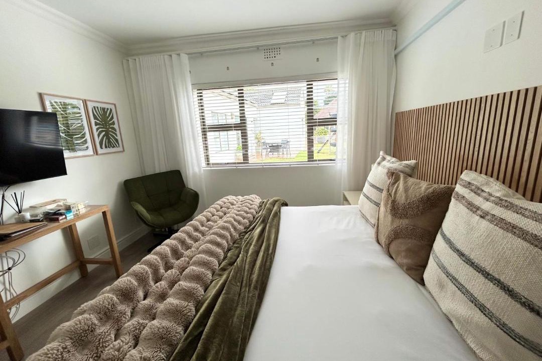 Photo of Bedroom in Lakeside