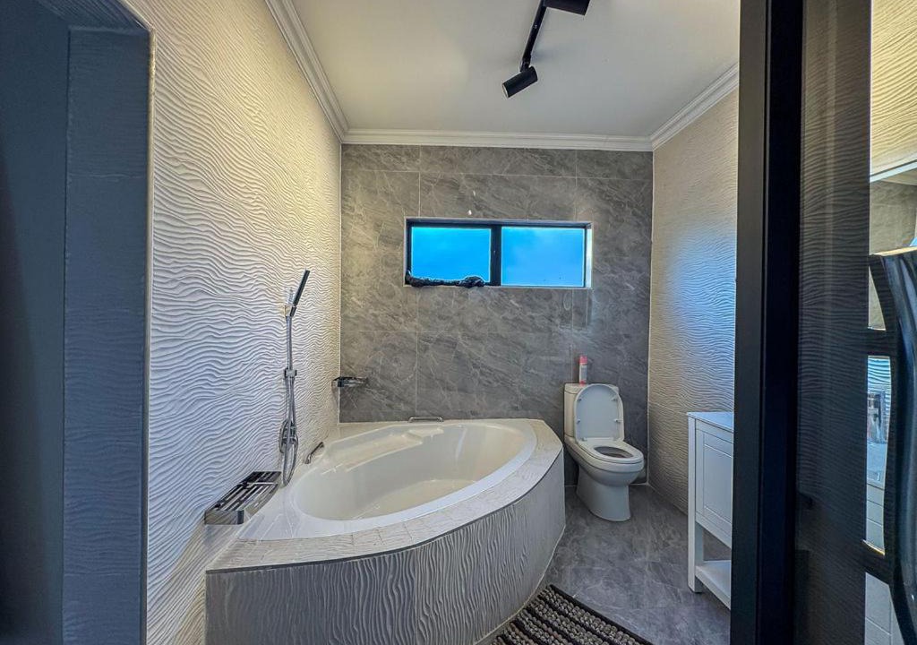 Photo of Bathroom in Thohoyandou