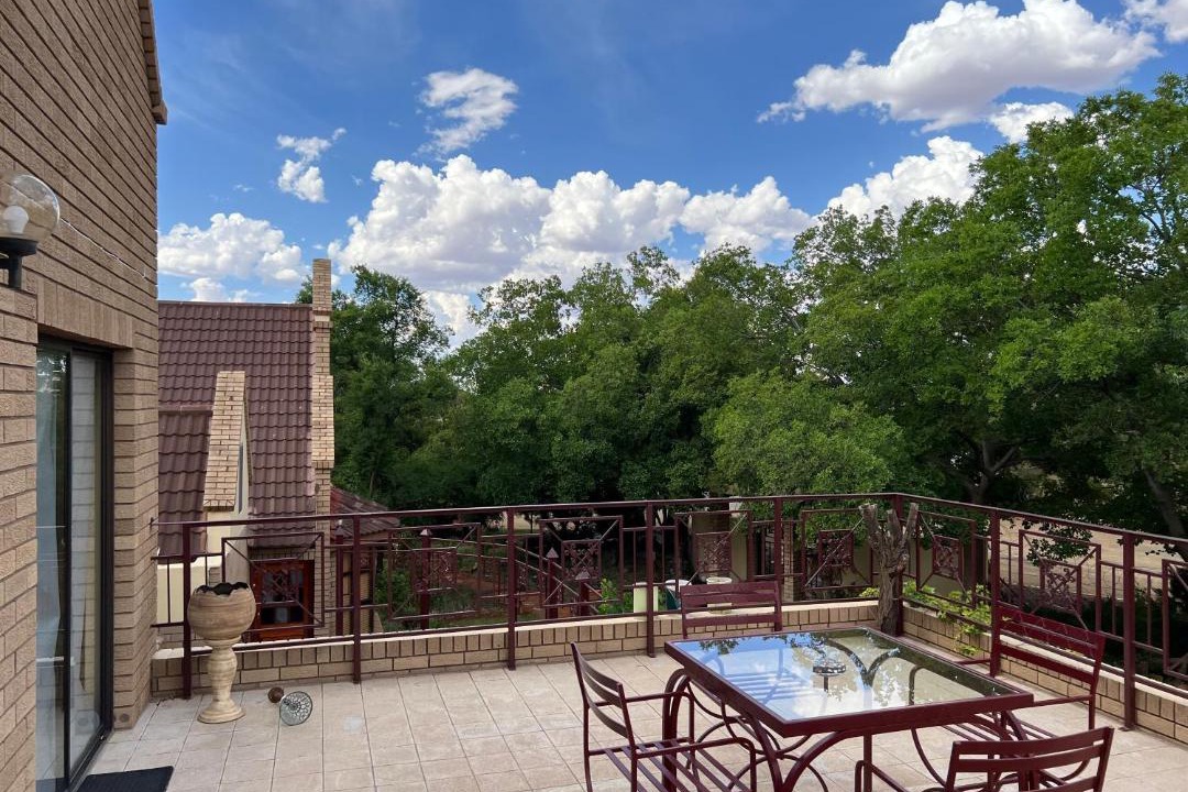 Photo of Patio Balcony in Letsemeng
