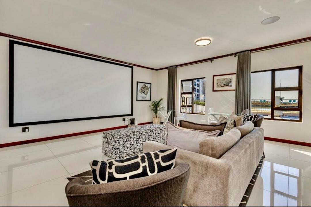 Photo of Livingroom in Greater Johannesburg Metropolitan Area