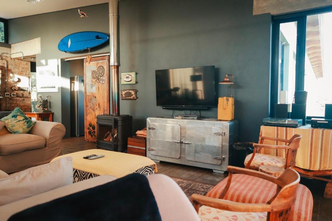 Photo of Livingroom in Victoria Bay