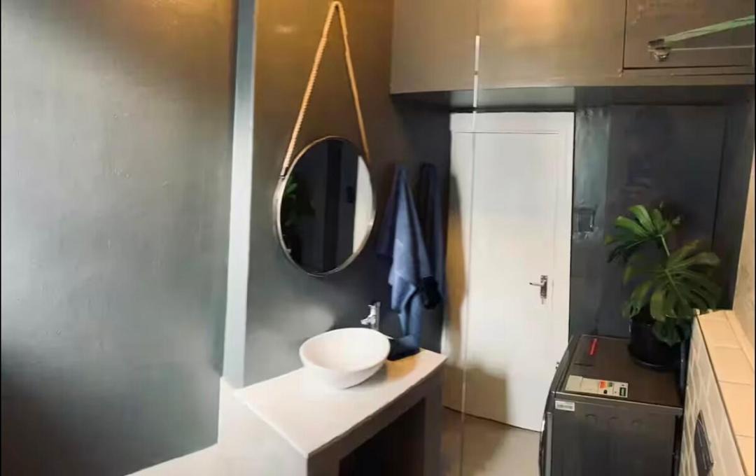 Photo of Bathroom in Three Anchor Bay